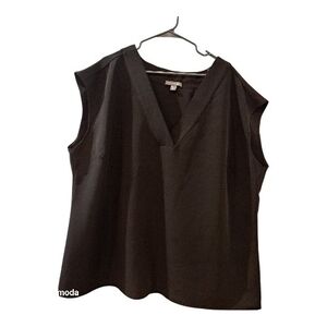 Peace & Pearls Black Sleeveless top Size 2X